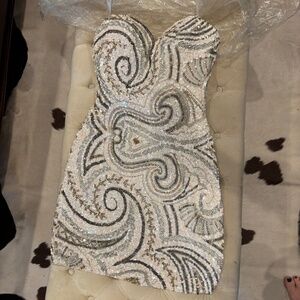 Sequin Zala, dress